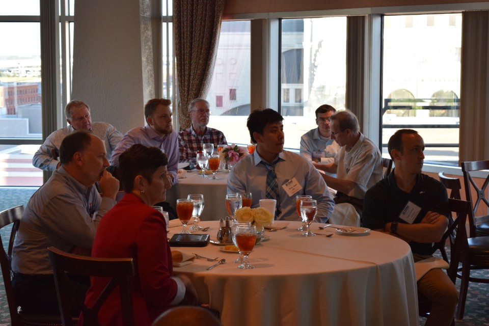 Dinner Meeting Group